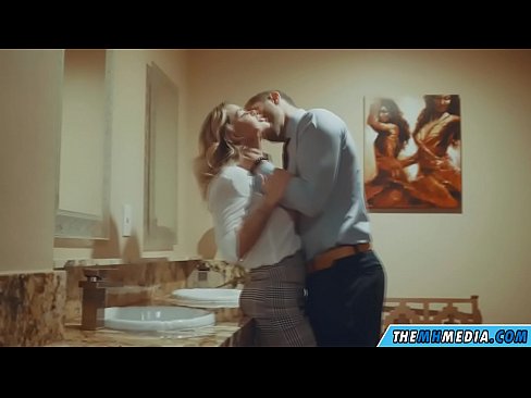 ❤️ Nuair a mheallann blonde busty tú i seomra scíthe poiblí ❤️❌ Fucking uainn ga.pornsos-com.ru ❌